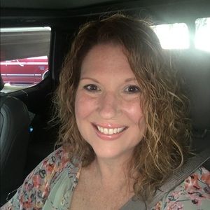 Meet your Posher, Deborah